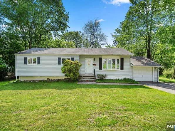 630 Woodland Ave, Northvale, NJ 07647