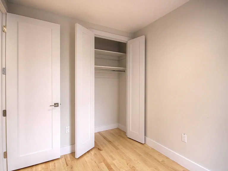 867 Metropolitan Ave #2R — Photo 11