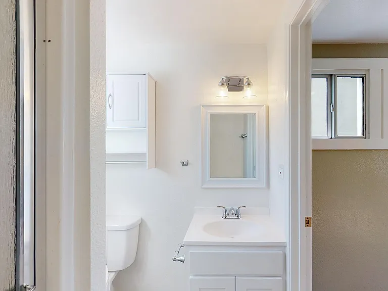1532 Scott Ave — Photo 7