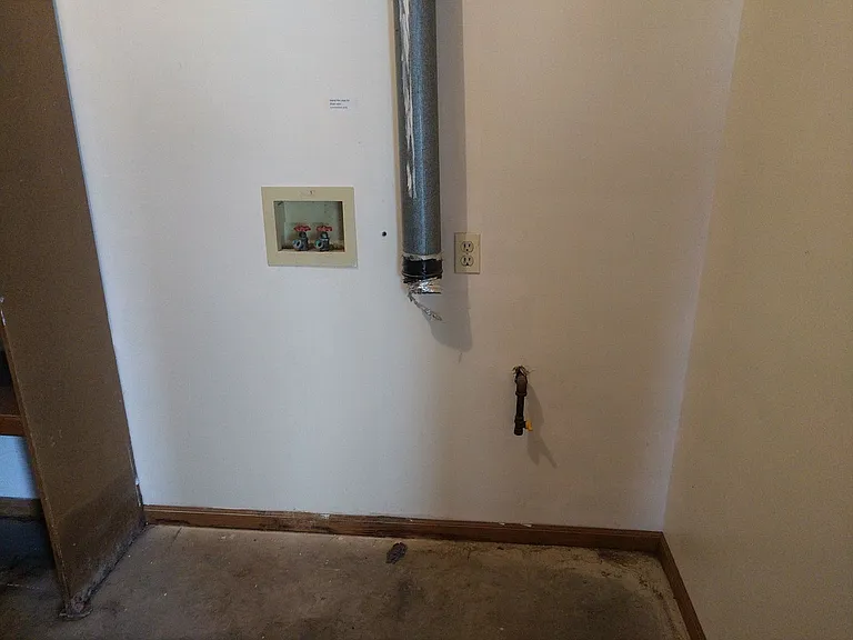 212 S. Silverwood Lane — Photo 6