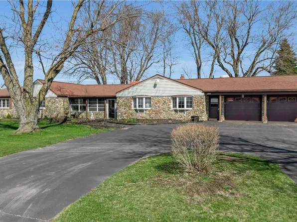 5625 Cummings Rd, Akron, NY 14001