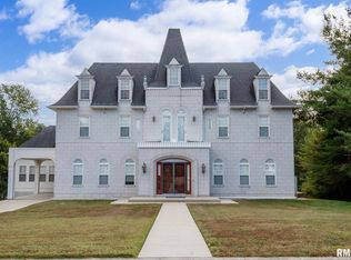12 Clear Lake Dr, Centralia, IL