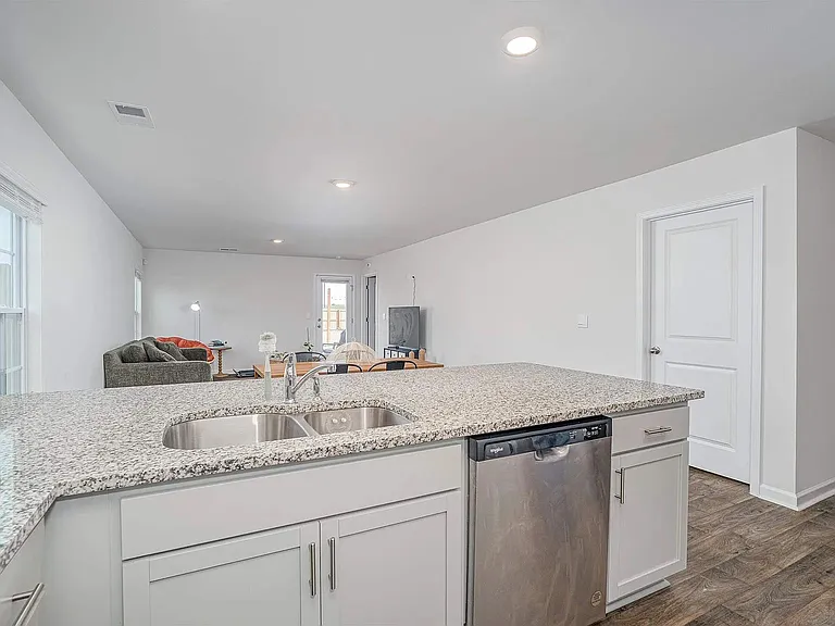 1843 Wildhorse Dr — Photo 9