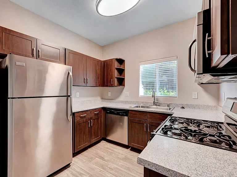 Horizon Ridge Apartments — Photo 9