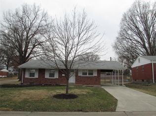 2070 Gerard Park Ln, Hazelwood, MO 63042