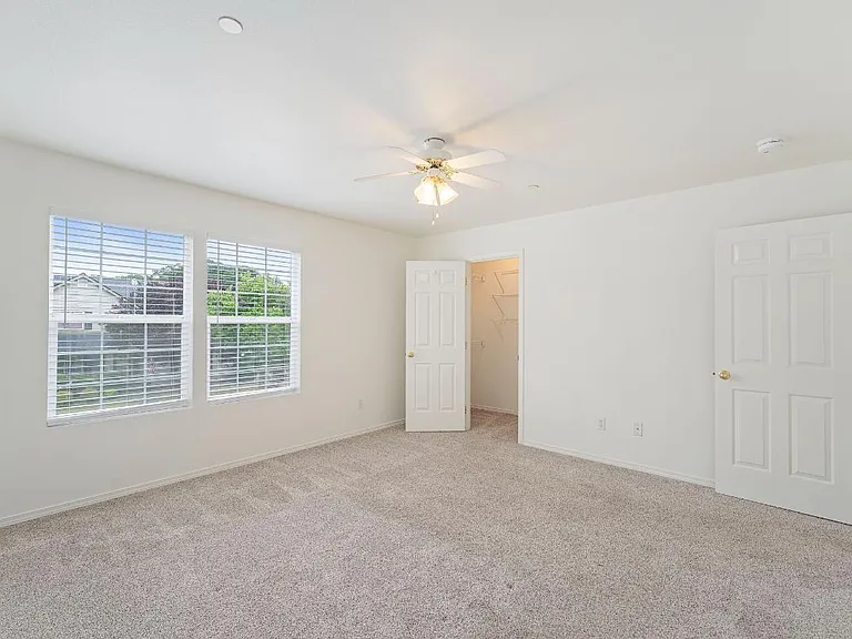2429 Tolmie Ave — Photo 27