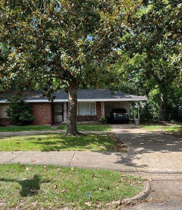 2nd image of 1409 Buckingham Dr