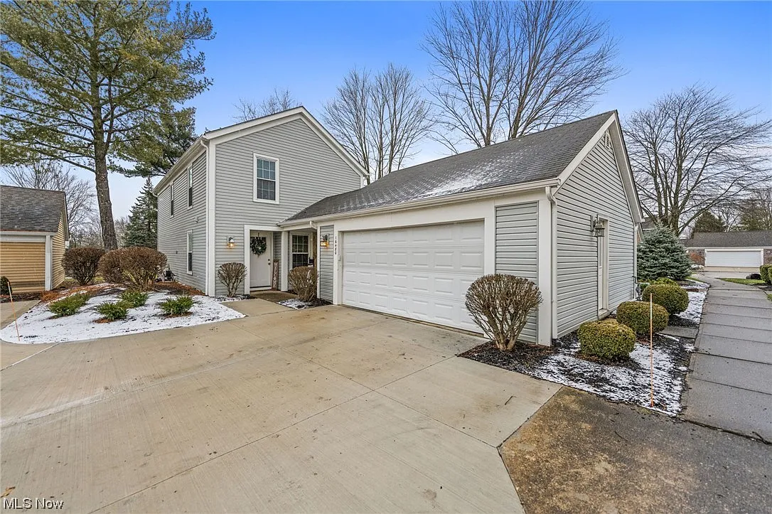 16480 Weymouth Ln photo 1