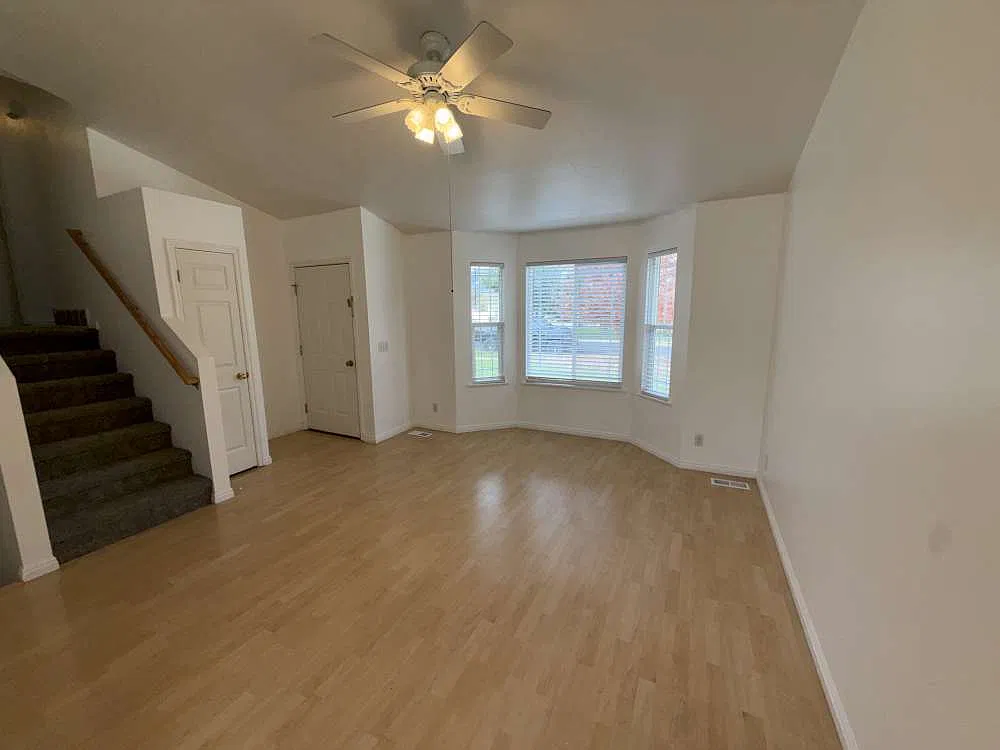 4 bed, 1700 sqft, $1,900 — Photo 2