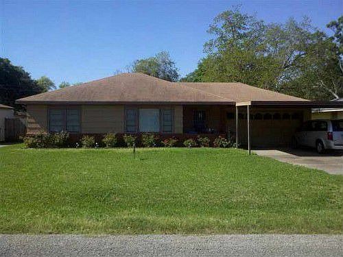 1st image of 2831 Graves Ave