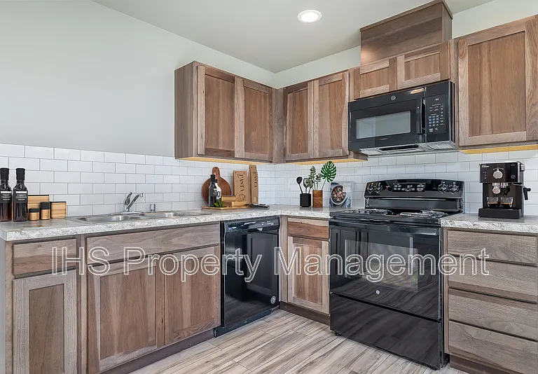2511 Ronan St #A — Photo 7