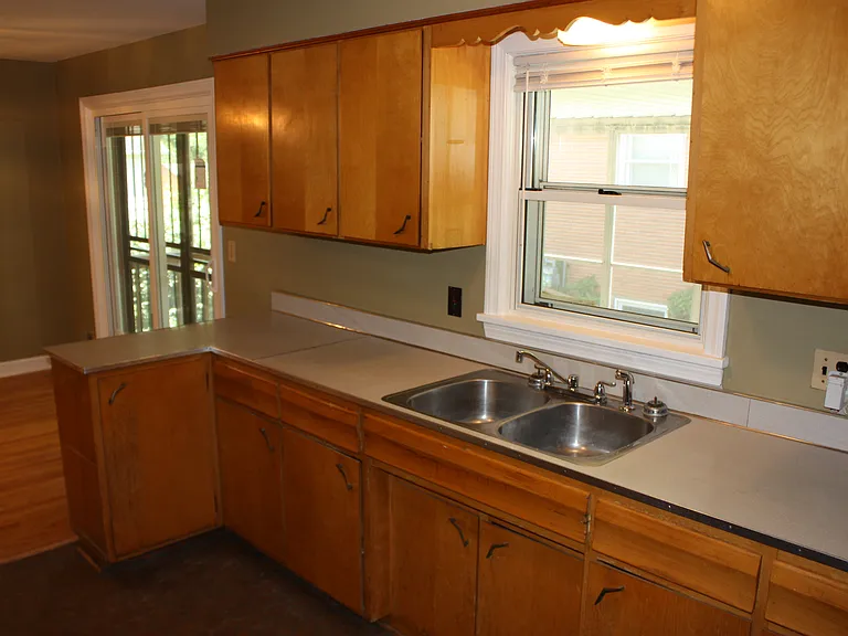 9300 Fern Creek Rd — Photo 5