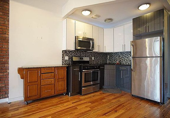 2nd image of 633 Willoughby Ave #2