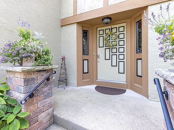 3rd image of 707 Groton Pl