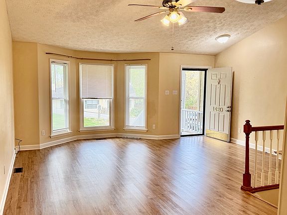 3rd image of 1420 Aldenwood Ln