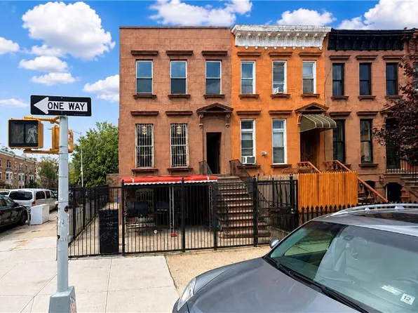 104 Albany Avenue image 1 of 17