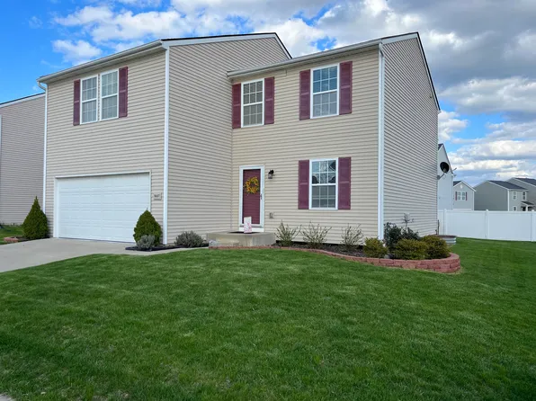 8407 Walnut Hl, Dexter, MI 48130