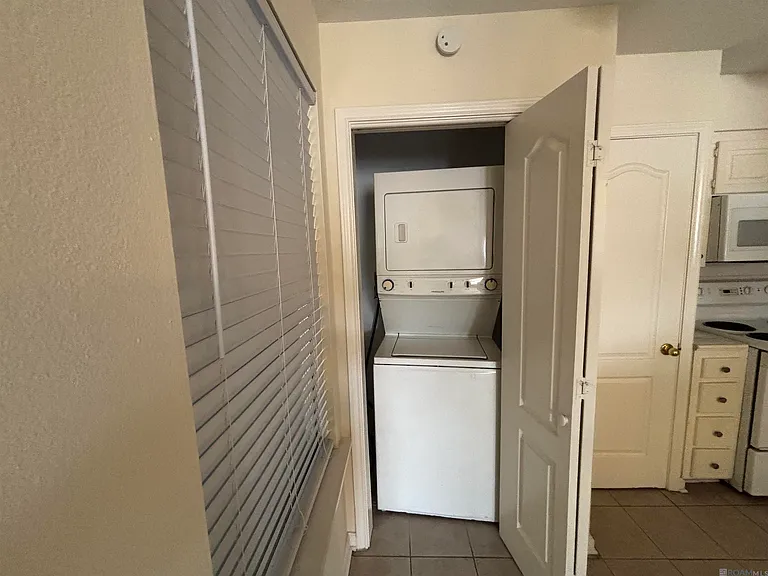 445 W Parker Blvd #3 — Photo 10