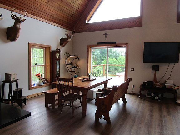 4th image of 558 Station Rd