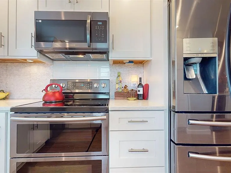 1120 N Shore Dr NE #501 — Photo 29