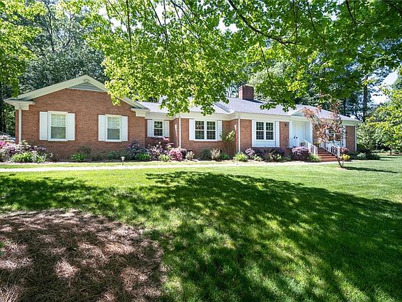 2nd image of 4908 Forest Oaks Dr