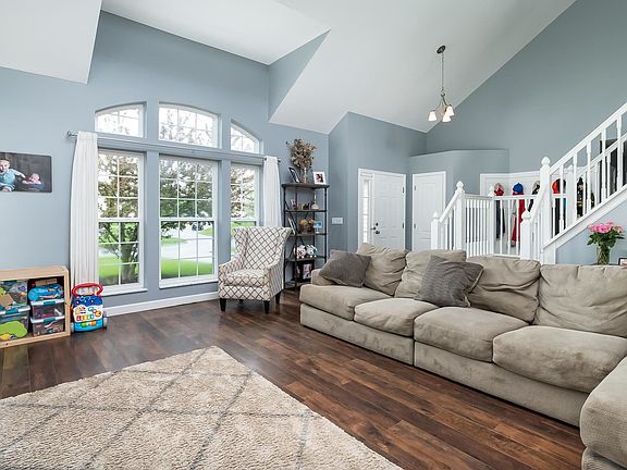 4th image of 1676 Pinecone Ct