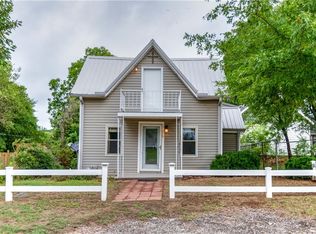 210 W 13th St, Chandler, OK 74834
