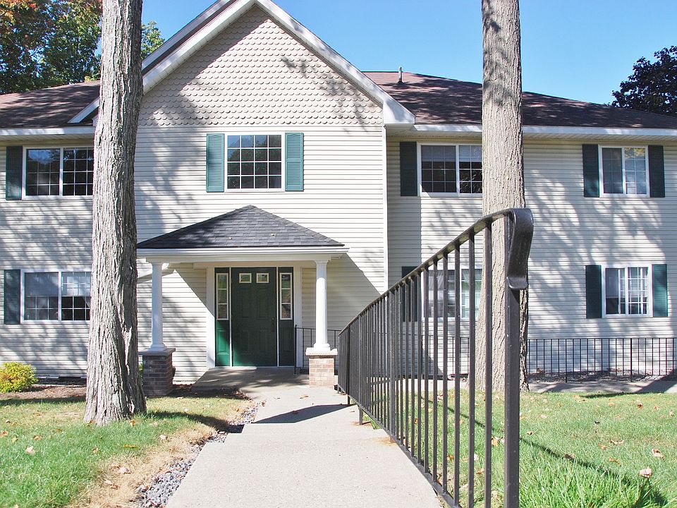 1st image of 36 Oakbrook Cmns