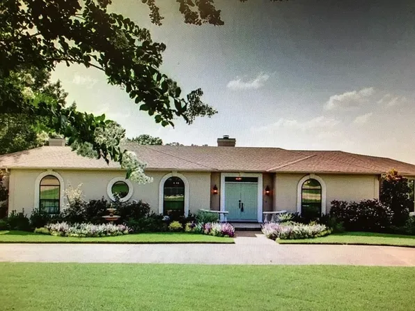 6527 Lakeview Dr, Texarkana, TX 75503