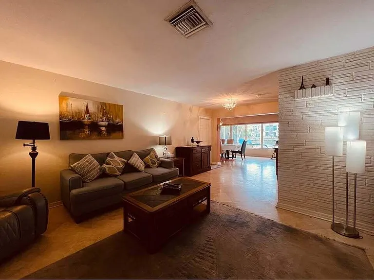 7834 Edgewater Dr — Photo 10