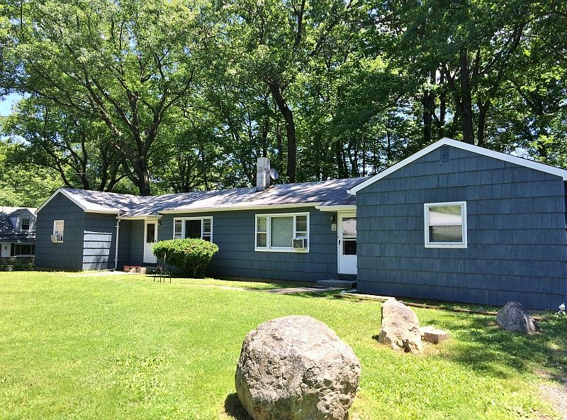 2nd image of 55R Oneida Ave