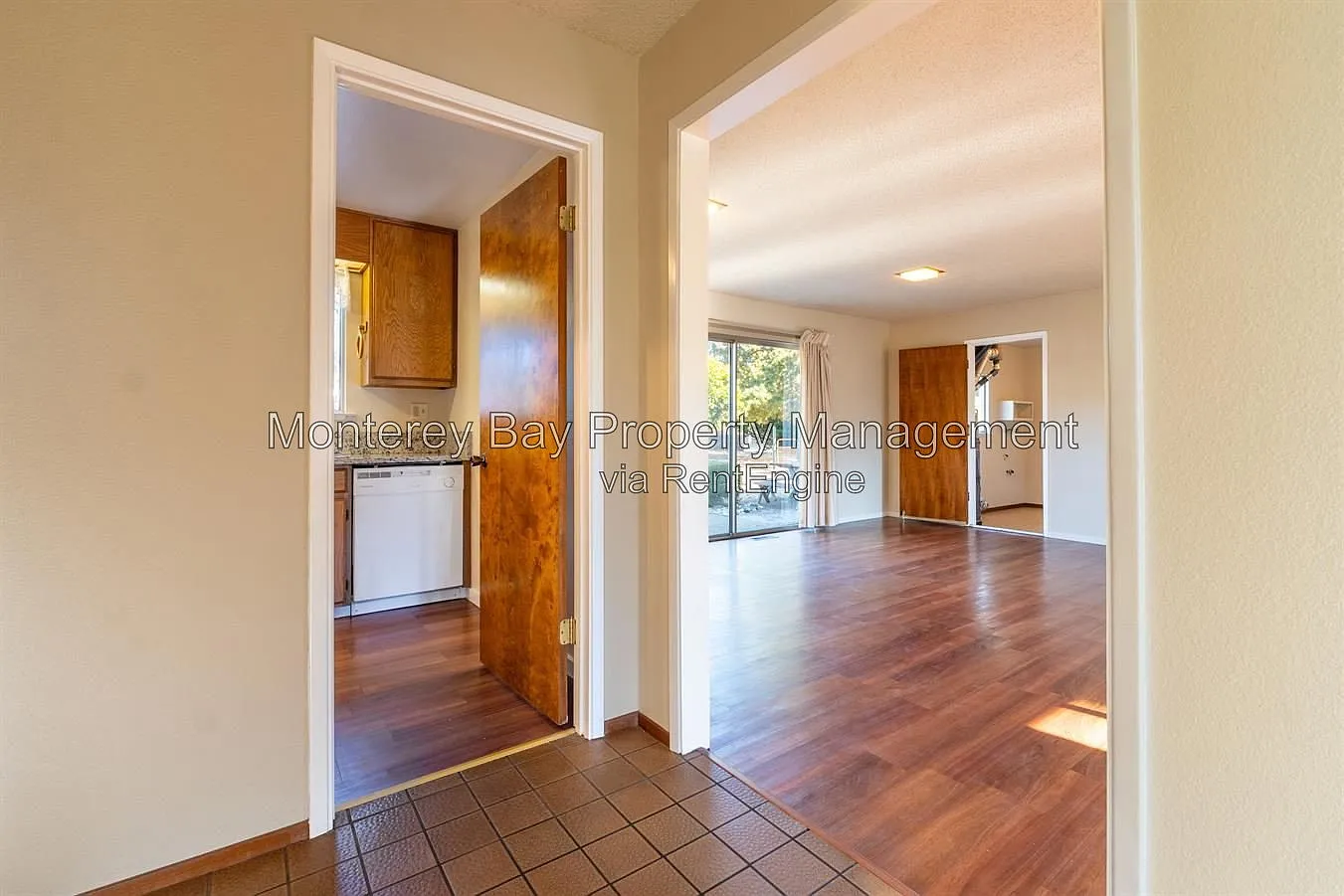 3 bed, 2.0 bath, 1733 sqft, $4,875 — Photo 2