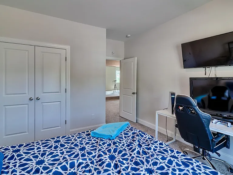 558 Mahonia Rd — Photo 26