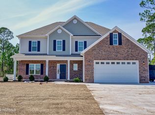 2409 Hoover Rd, Hampstead, NC 28443