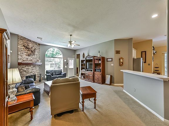 4th image of 15738 Bending Birch Dr
