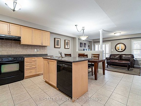 3rd image of 32 Sestina Ct