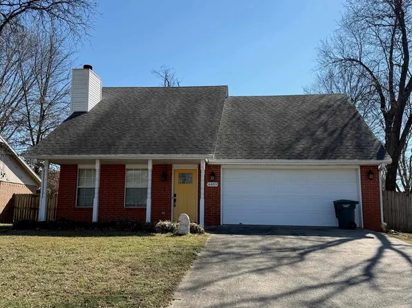 (undisclosed Address), Fayetteville, AR 72704