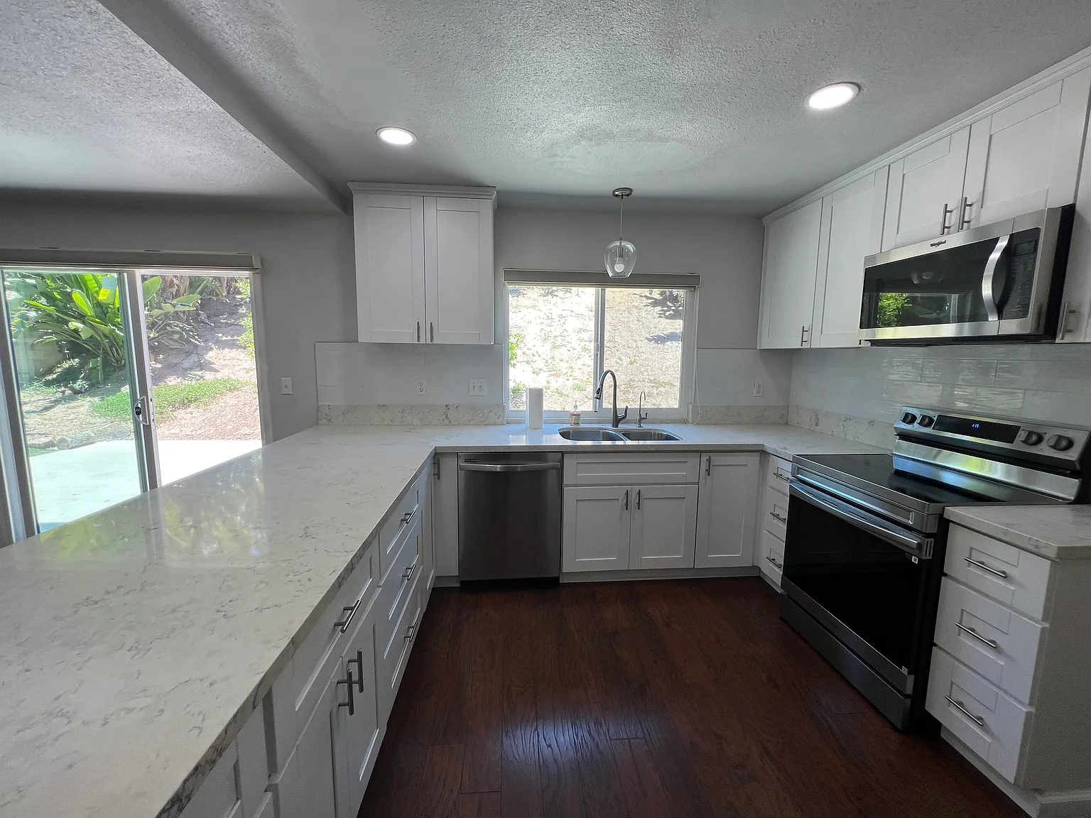 6 bed, 2414 sqft, $4,750 — Photo 4