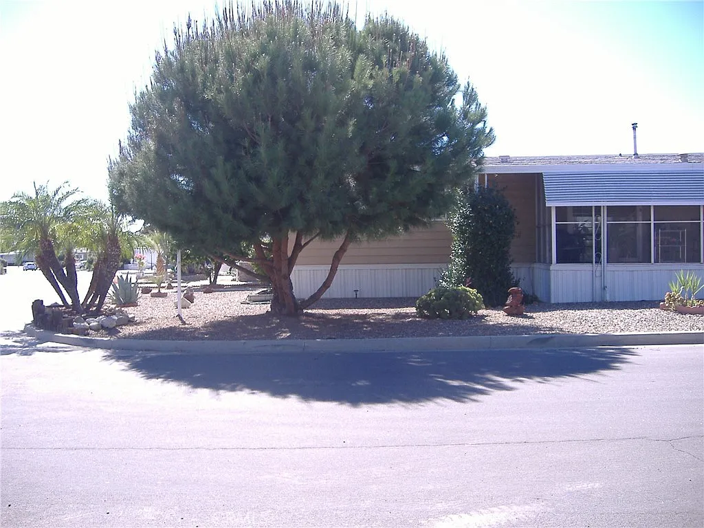2 bed, 1440 sqft, $1,900 — Photo 4