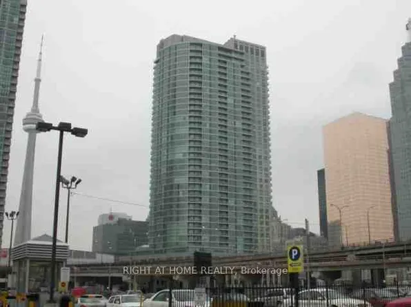 18 Yonge St, Toronto, ON