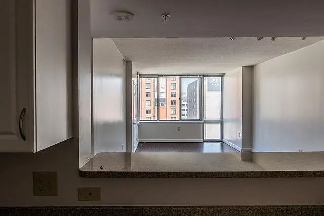 555 Massachusetts Ave NW — Photo 3