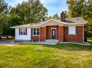 1046 State St, Sullivan, IL 61951