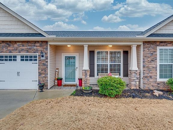 4th image of 1026 Blythwood Dr