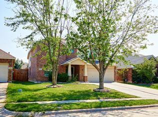 2863 Park Place Dr, Grand Prairie, TX 75052