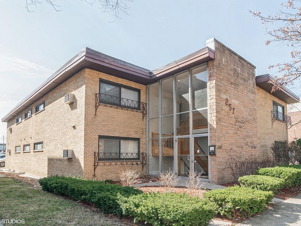 1st image of 257 W Washington Blvd #8