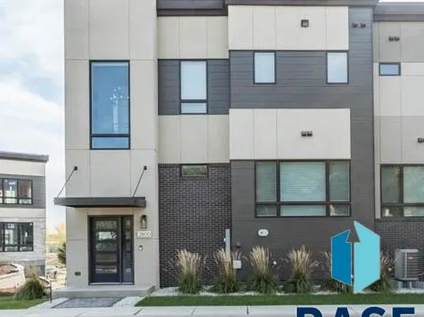 2800 S Oriya Pl, Sioux Falls, SD 57106