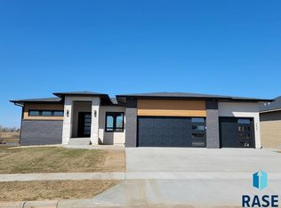 5447 W Colonial Ct, Sioux Falls, SD 57107