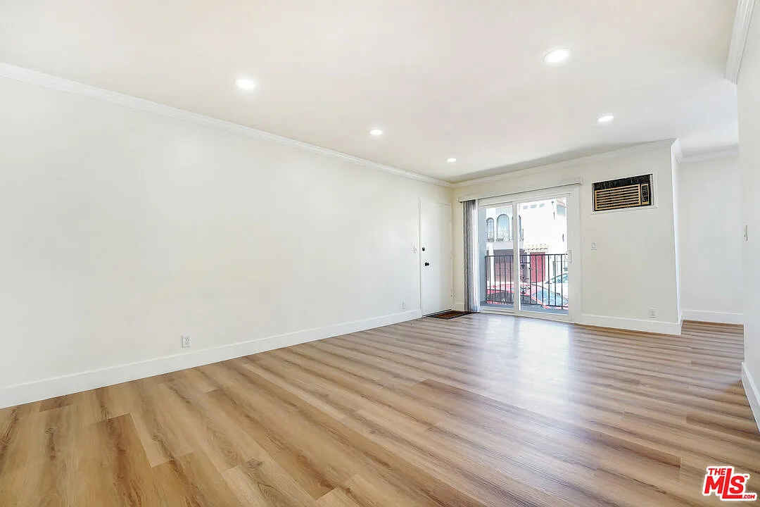 2 bed, 2.0 bath, $2,995 — Photo 2