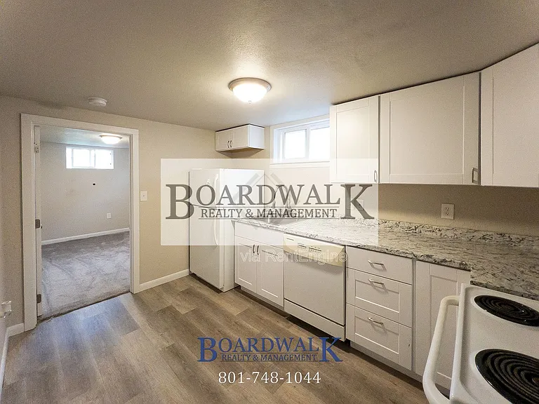 34 Glenwood Ave #BASEMENT — Photo 11