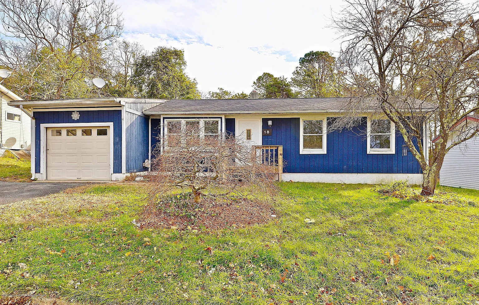 18 Parkway Blvd photo 1